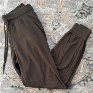 Lululemon ready to rulu high rise jogger